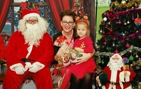 Mikołaj wśr&oacute;d najmłodszych (przredszkola, oddziały przedszkolne, punkty dziennej opieki) 232