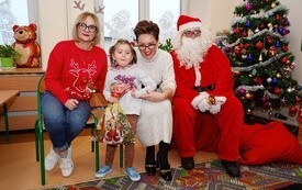 Mikołaj wśr&oacute;d najmłodszych (przredszkola, oddziały przedszkolne, punkty dziennej opieki) 249