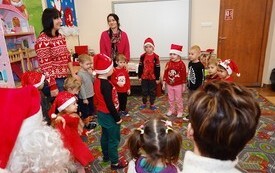 Mikołaj wśr&oacute;d najmłodszych (przredszkola, oddziały przedszkolne, punkty dziennej opieki) 254