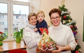 Mikołaj wśr&oacute;d najmłodszych (przredszkola, oddziały przedszkolne, punkty dziennej opieki) 257