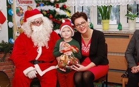 Mikołaj wśr&oacute;d najmłodszych (przredszkola, oddziały przedszkolne, punkty dziennej opieki) 266