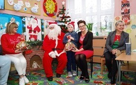 Mikołaj wśr&oacute;d najmłodszych (przredszkola, oddziały przedszkolne, punkty dziennej opieki) 269