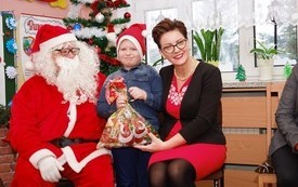 Mikołaj wśr&oacute;d najmłodszych (przredszkola, oddziały przedszkolne, punkty dziennej opieki) 270