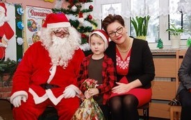 Mikołaj wśr&oacute;d najmłodszych (przredszkola, oddziały przedszkolne, punkty dziennej opieki) 272