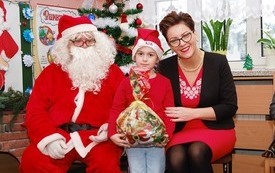 Mikołaj wśr&oacute;d najmłodszych (przredszkola, oddziały przedszkolne, punkty dziennej opieki) 274