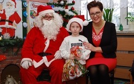 Mikołaj wśr&oacute;d najmłodszych (przredszkola, oddziały przedszkolne, punkty dziennej opieki) 278