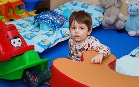 Mikołaj wśr&oacute;d najmłodszych (przredszkola, oddziały przedszkolne, punkty dziennej opieki) 283