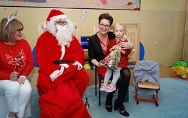 Mikołaj wśr&oacute;d najmłodszych (przredszkola, oddziały przedszkolne, punkty dziennej opieki) 287