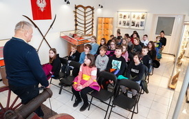 Młodzież z Krynek w Izbie Tradycji i Dziedzictwa Kulturowego Gminy Brody 2