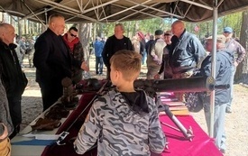 Grzegorz-wystawa-Anielin-Hubal--izba012