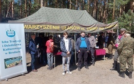 Grzegorz-wystawa-Anielin-Hubal--izba003