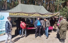 Grzegorz-wystawa-Anielin-Hubal--izba002