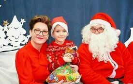 Mikołaj wraz z W&oacute;jhtem Gminy Brody odwiedził wszystkie przedszkola i punkty dziennego opiekuna dla dzieci do lat 3 4
