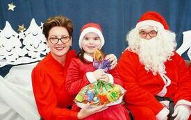 Mikołaj wraz z W&oacute;jhtem Gminy Brody odwiedził wszystkie przedszkola i punkty dziennego opiekuna dla dzieci do lat 3 6
