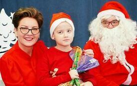 Mikołaj wraz z W&oacute;jhtem Gminy Brody odwiedził wszystkie przedszkola i punkty dziennego opiekuna dla dzieci do lat 3 8