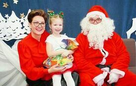 Mikołaj wraz z W&oacute;jhtem Gminy Brody odwiedził wszystkie przedszkola i punkty dziennego opiekuna dla dzieci do lat 3 21