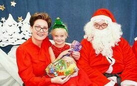 Mikołaj wraz z W&oacute;jhtem Gminy Brody odwiedził wszystkie przedszkola i punkty dziennego opiekuna dla dzieci do lat 3 22