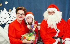 Mikołaj wraz z W&oacute;jhtem Gminy Brody odwiedził wszystkie przedszkola i punkty dziennego opiekuna dla dzieci do lat 3 25