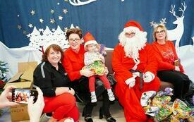 Mikołaj wraz z W&oacute;jhtem Gminy Brody odwiedził wszystkie przedszkola i punkty dziennego opiekuna dla dzieci do lat 3 28