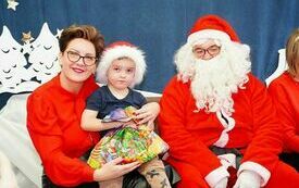 Mikołaj wraz z W&oacute;jhtem Gminy Brody odwiedził wszystkie przedszkola i punkty dziennego opiekuna dla dzieci do lat 3 29