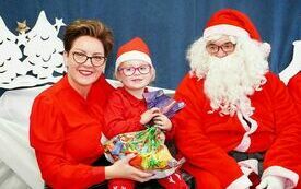 Mikołaj wraz z W&oacute;jhtem Gminy Brody odwiedził wszystkie przedszkola i punkty dziennego opiekuna dla dzieci do lat 3 32