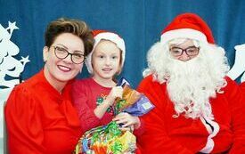 Mikołaj wraz z W&oacute;jhtem Gminy Brody odwiedził wszystkie przedszkola i punkty dziennego opiekuna dla dzieci do lat 3 37