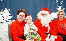 Mikołaj wraz z W&oacute;jhtem Gminy Brody odwiedził wszystkie przedszkola i punkty dziennego opiekuna dla dzieci do lat 3 39