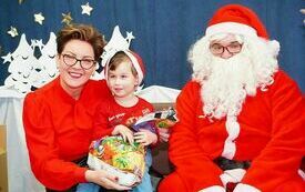 Mikołaj wraz z W&oacute;jhtem Gminy Brody odwiedził wszystkie przedszkola i punkty dziennego opiekuna dla dzieci do lat 3 41