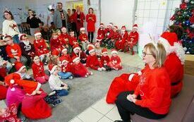 Mikołaj wraz z W&oacute;jhtem Gminy Brody odwiedził wszystkie przedszkola i punkty dziennego opiekuna dla dzieci do lat 3 44