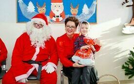Mikołaj wraz z W&oacute;jhtem Gminy Brody odwiedził wszystkie przedszkola i punkty dziennego opiekuna dla dzieci do lat 3 59