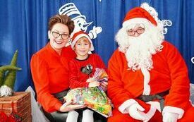 Mikołaj wraz z W&oacute;jhtem Gminy Brody odwiedził wszystkie przedszkola i punkty dziennego opiekuna dla dzieci do lat 3 67