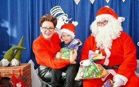 Mikołaj wraz z W&oacute;jhtem Gminy Brody odwiedził wszystkie przedszkola i punkty dziennego opiekuna dla dzieci do lat 3 77
