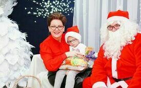Mikołaj wraz z W&oacute;jhtem Gminy Brody odwiedził wszystkie przedszkola i punkty dziennego opiekuna dla dzieci do lat 3 102