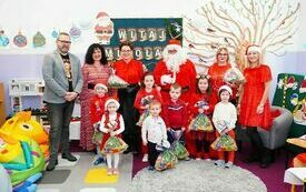 Mikołaj wraz z W&oacute;jhtem Gminy Brody odwiedził wszystkie przedszkola i punkty dziennego opiekuna dla dzieci do lat 3 119
