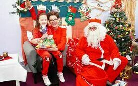 Mikołaj wraz z W&oacute;jhtem Gminy Brody odwiedził wszystkie przedszkola i punkty dziennego opiekuna dla dzieci do lat 3 121