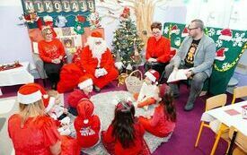 Mikołaj wraz z W&oacute;jhtem Gminy Brody odwiedził wszystkie przedszkola i punkty dziennego opiekuna dla dzieci do lat 3 127