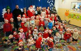 Mikołaj wraz z W&oacute;jhtem Gminy Brody odwiedził wszystkie przedszkola i punkty dziennego opiekuna dla dzieci do lat 3 128
