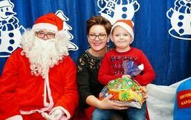 Mikołaj wraz z W&oacute;jhtem Gminy Brody odwiedził wszystkie przedszkola i punkty dziennego opiekuna dla dzieci do lat 3 129
