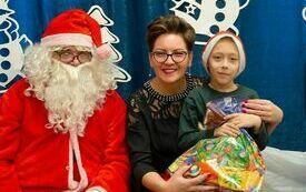 Mikołaj wraz z W&oacute;jhtem Gminy Brody odwiedził wszystkie przedszkola i punkty dziennego opiekuna dla dzieci do lat 3 130
