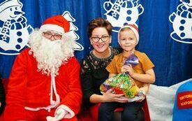 Mikołaj wraz z W&oacute;jhtem Gminy Brody odwiedził wszystkie przedszkola i punkty dziennego opiekuna dla dzieci do lat 3 136