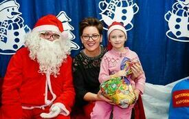 Mikołaj wraz z W&oacute;jhtem Gminy Brody odwiedził wszystkie przedszkola i punkty dziennego opiekuna dla dzieci do lat 3 142
