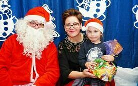 Mikołaj wraz z W&oacute;jhtem Gminy Brody odwiedził wszystkie przedszkola i punkty dziennego opiekuna dla dzieci do lat 3 149