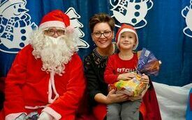 Mikołaj wraz z W&oacute;jhtem Gminy Brody odwiedził wszystkie przedszkola i punkty dziennego opiekuna dla dzieci do lat 3 154