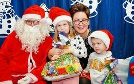 Mikołaj wraz z W&oacute;jhtem Gminy Brody odwiedził wszystkie przedszkola i punkty dziennego opiekuna dla dzieci do lat 3 160