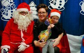 Mikołaj wraz z W&oacute;jhtem Gminy Brody odwiedził wszystkie przedszkola i punkty dziennego opiekuna dla dzieci do lat 3 173