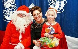 Mikołaj wraz z W&oacute;jhtem Gminy Brody odwiedził wszystkie przedszkola i punkty dziennego opiekuna dla dzieci do lat 3 175