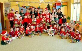 Mikołaj wraz z W&oacute;jhtem Gminy Brody odwiedził wszystkie przedszkola i punkty dziennego opiekuna dla dzieci do lat 3 176