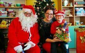 Mikołaj wraz z W&oacute;jhtem Gminy Brody odwiedził wszystkie przedszkola i punkty dziennego opiekuna dla dzieci do lat 3 178