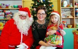 Mikołaj wraz z W&oacute;jhtem Gminy Brody odwiedził wszystkie przedszkola i punkty dziennego opiekuna dla dzieci do lat 3 197
