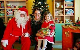 Mikołaj wraz z W&oacute;jhtem Gminy Brody odwiedził wszystkie przedszkola i punkty dziennego opiekuna dla dzieci do lat 3 202